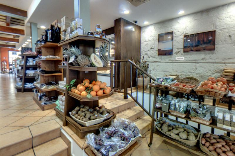 Ca_na_fayas_formatges_i_Embotits_productes_Menorca